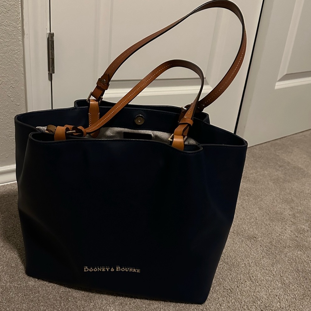 Navy blue Dooney & Bourke tote